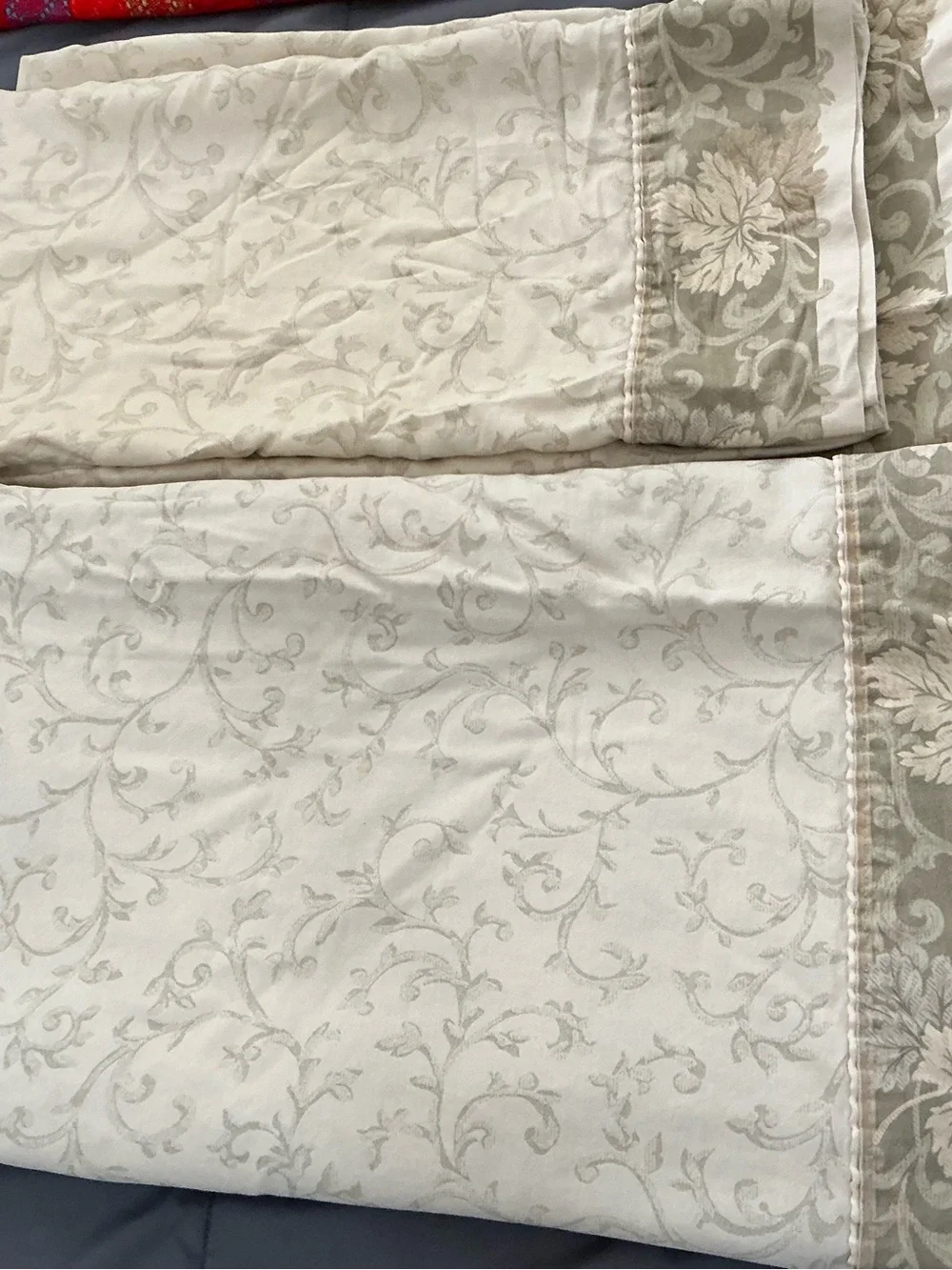 Croscill Cream and Taupe Floral Jacquard flat sheet and pillow cases